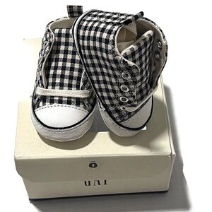 NWT GAP Kids Black and White baby high tops,size 0